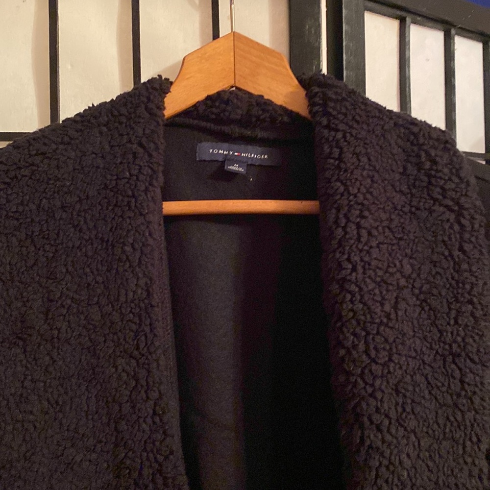 Tommy Hilfiger Open Front Fuzzy Trim Size M - image 2